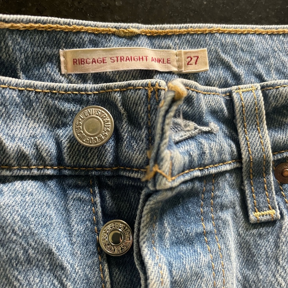 Levi's ribcage straight ankle jeans size27